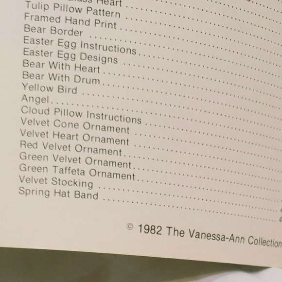 A Teddy Bear Holiday Cross Stitch Sewing Book 1982 - Picture 7 of 12